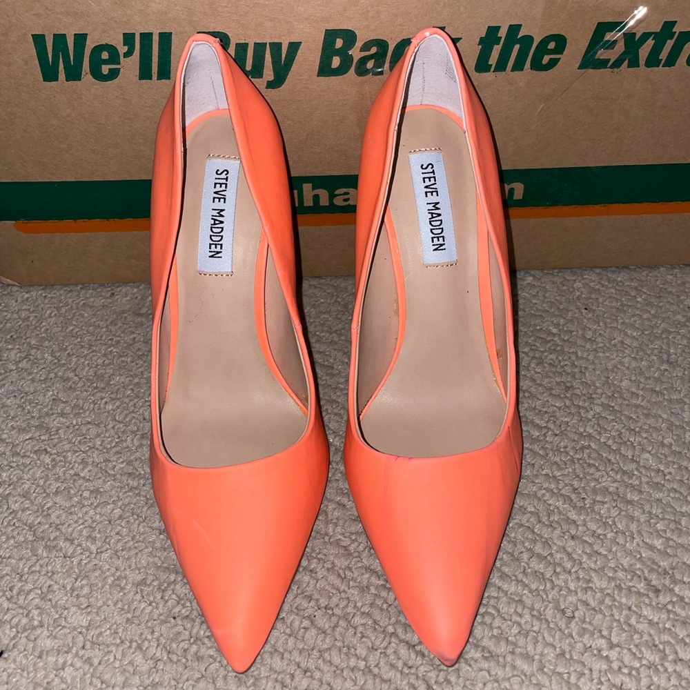 Steve Madden Pump in Coral